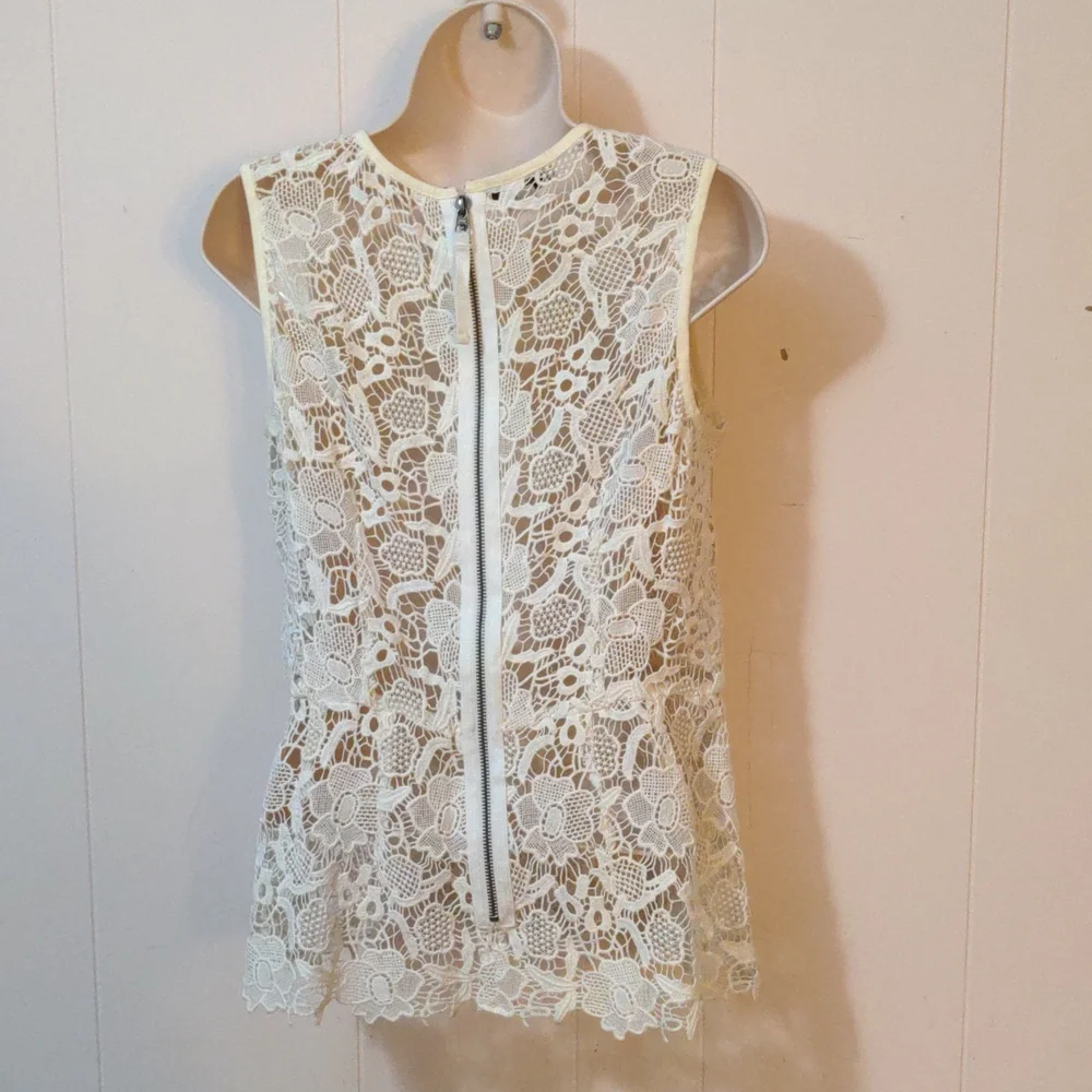 Cabi cotton embroidery peplum - Picture 3 of 6